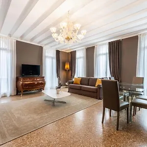 Апартаменты San Teodoro Palace - Luxury, Венеция
