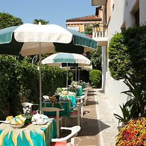 Santa Lucia Hotel