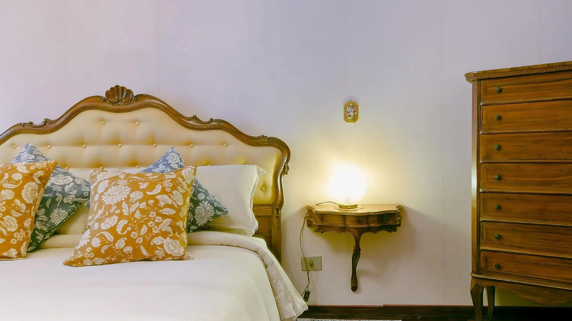 Queen Home Gabrielle Venezia